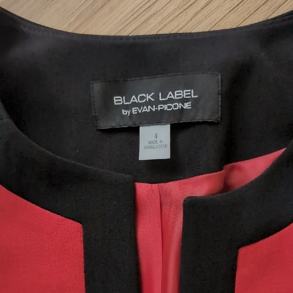 Evan Picone Red and Black Tailored Blazer with Color-Block Design